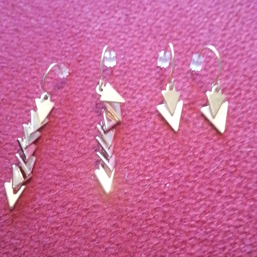 2 for 30 Jewelmint 2 sets earrings